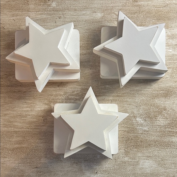 Pottery Barn Kids Other - Early 2000’s Pottery Barn quilt holder. 3 inch by 4 inch. White.